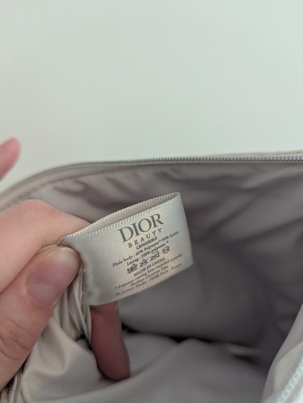 Dior Beauty Silver-White Sparkle Zip Cosmetic Pouch - Picture 6 of 7